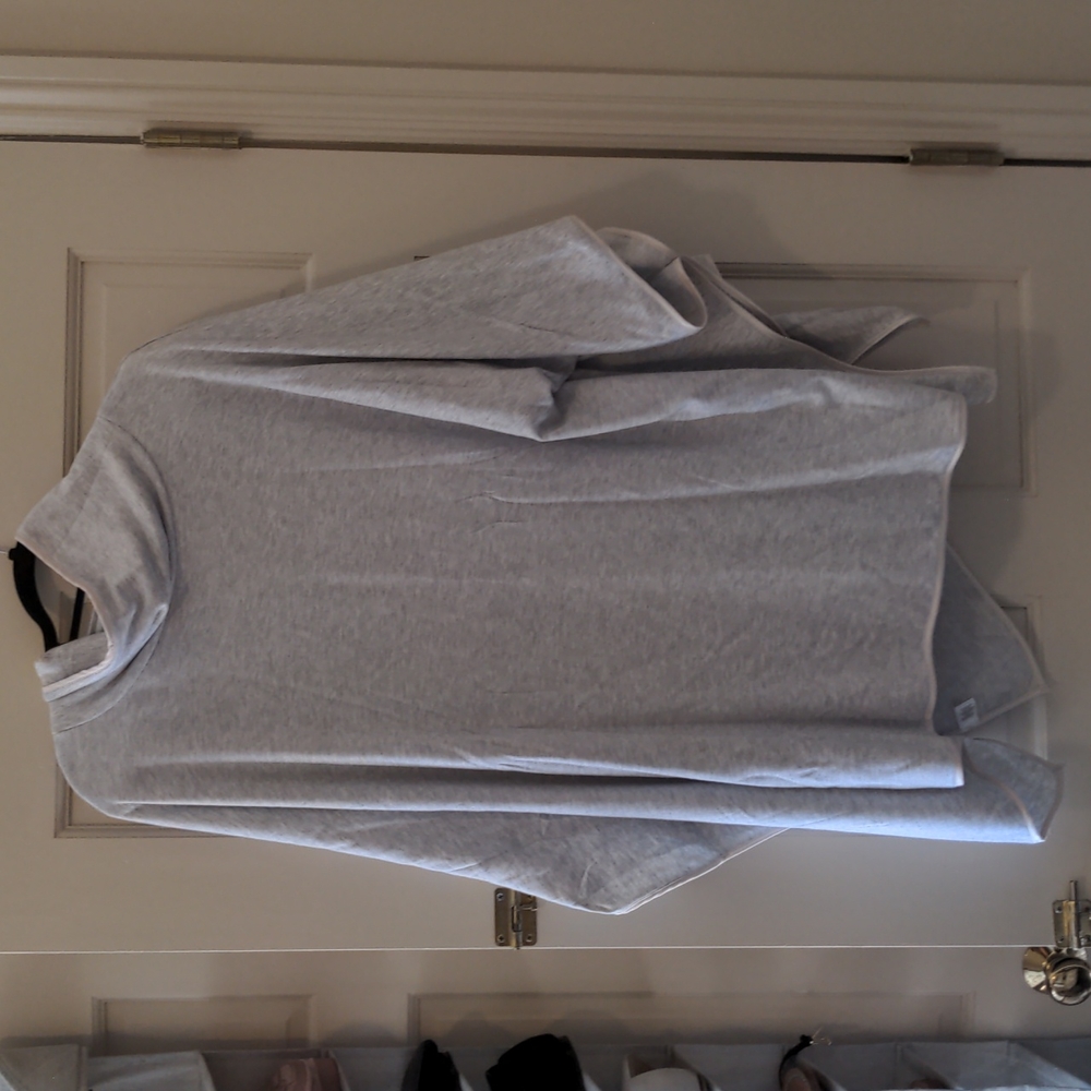 Heather gray sweater poncho Lou and grey